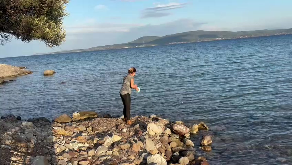 Havva deniz kenarında